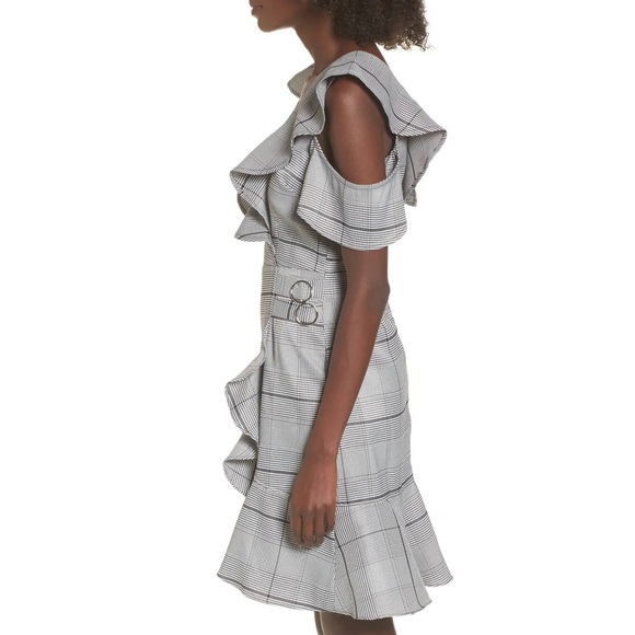NEW J.O.A. COLD-SHOULDER RUFFLE PLAID MINI DRESS - Picture 5 of 10
